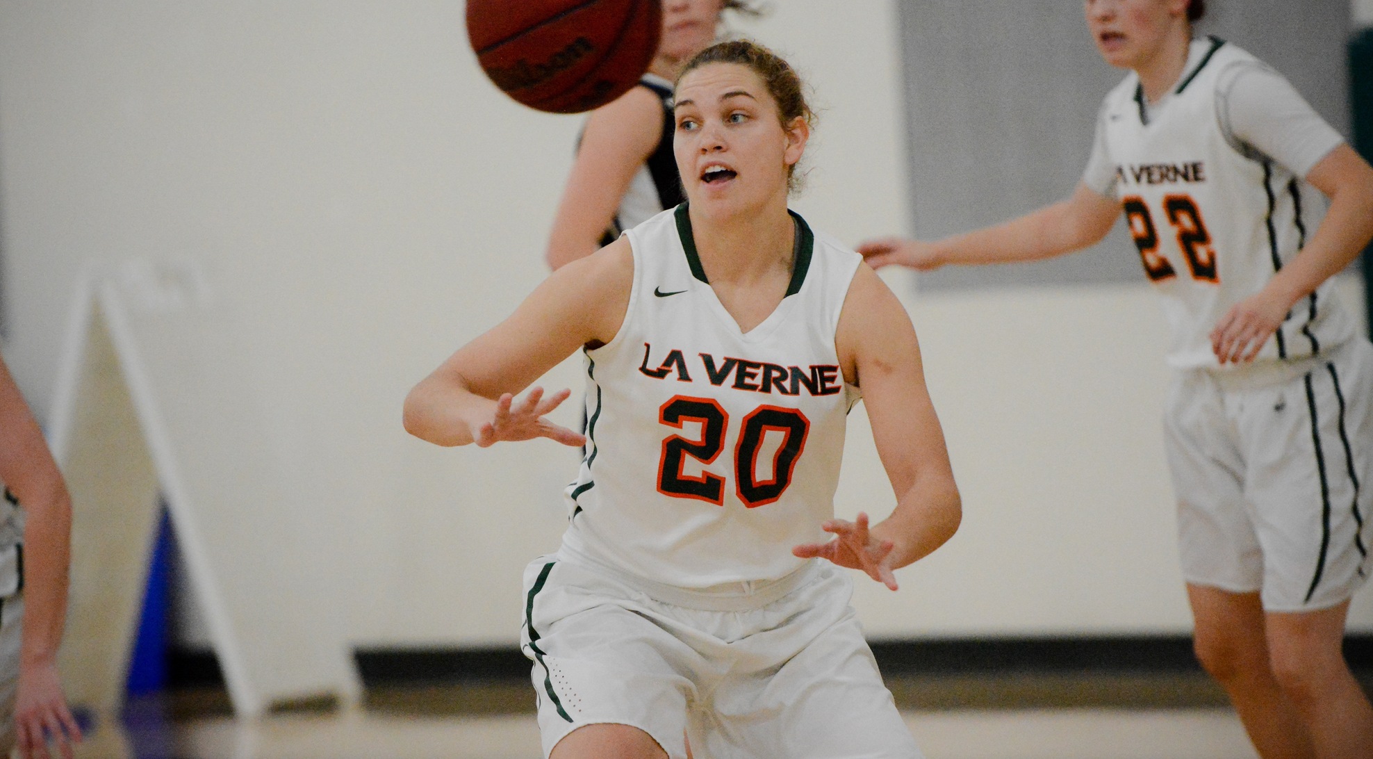 Women's Basketball tops Caltech behind Cobb's 22 points