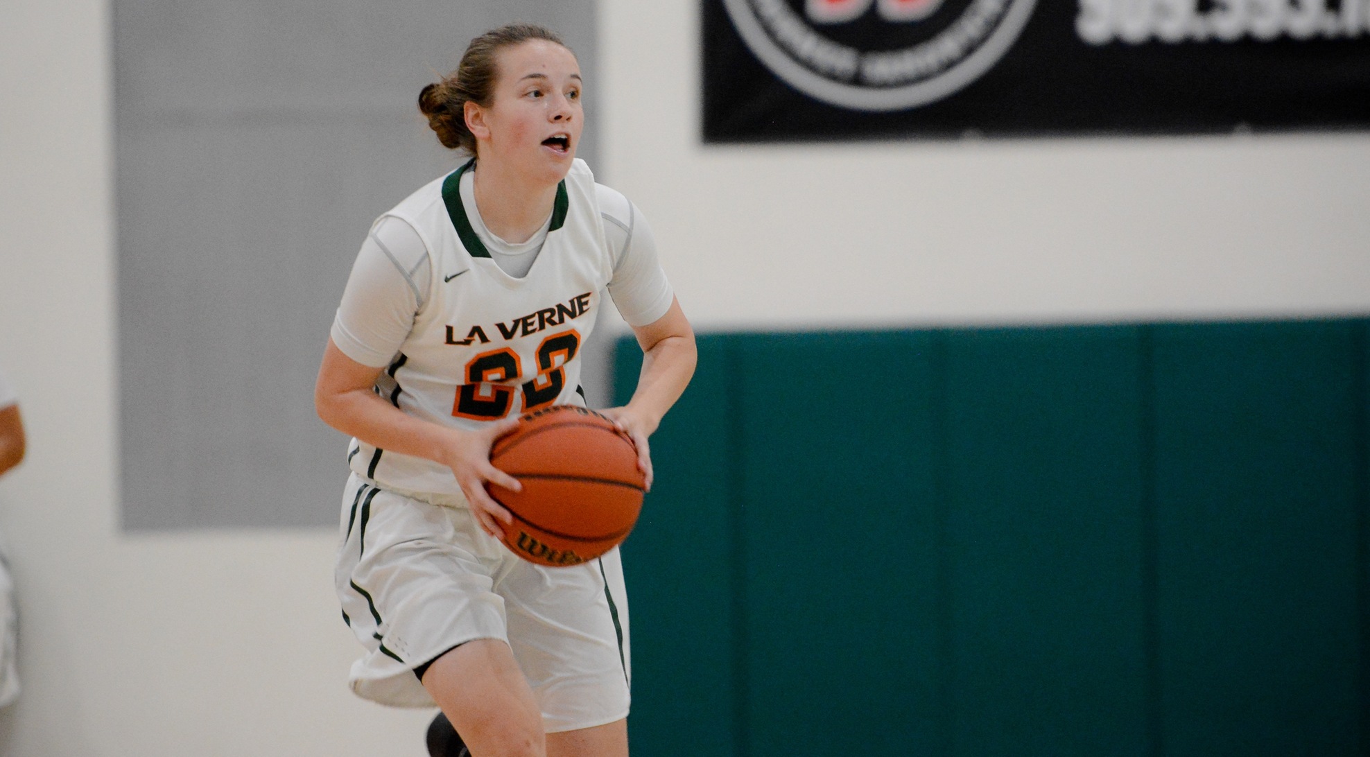 Women's Basketball drops to Whitworth, 90-70