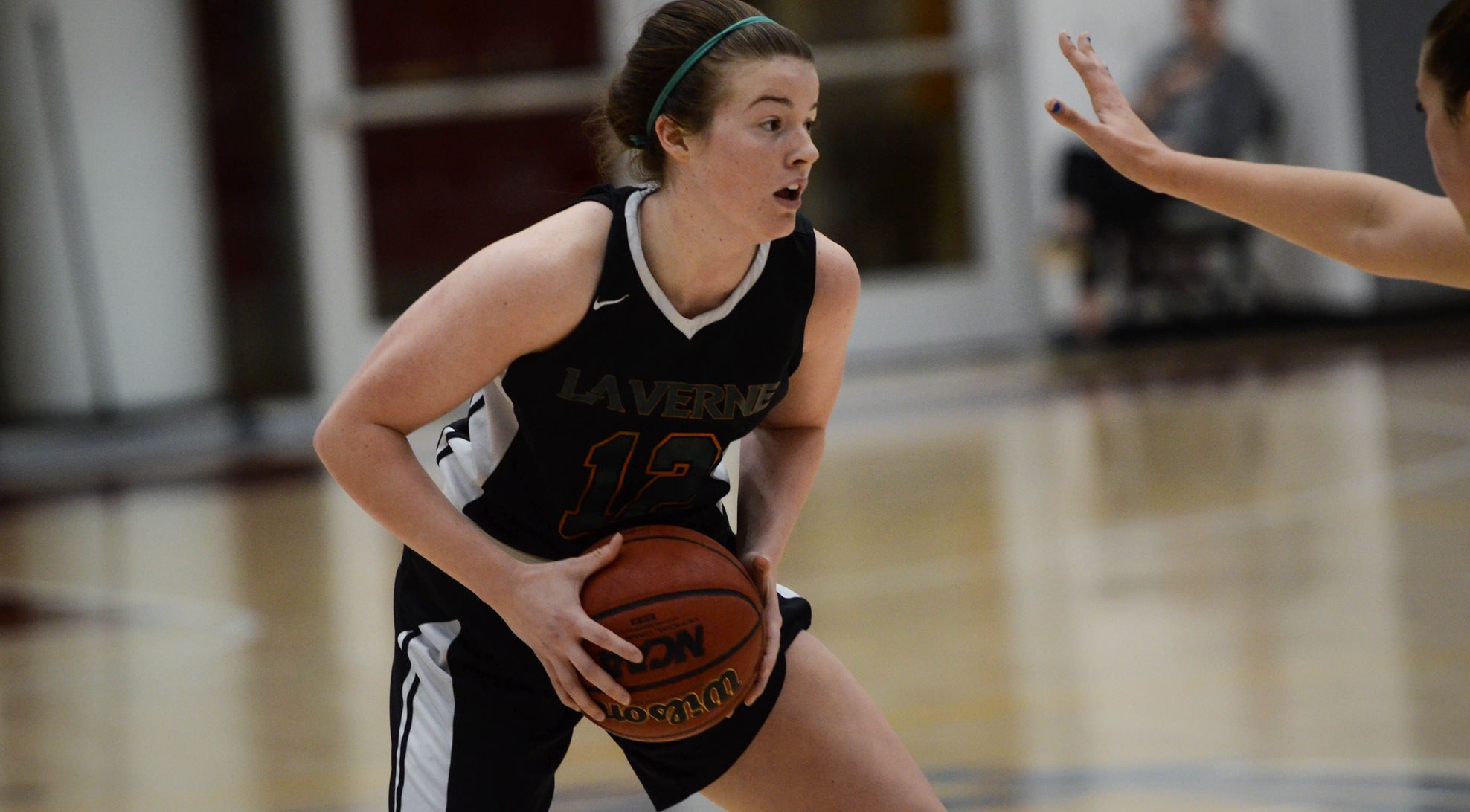 Women's Basketball falls short at Pomona-Pitzer 71-67