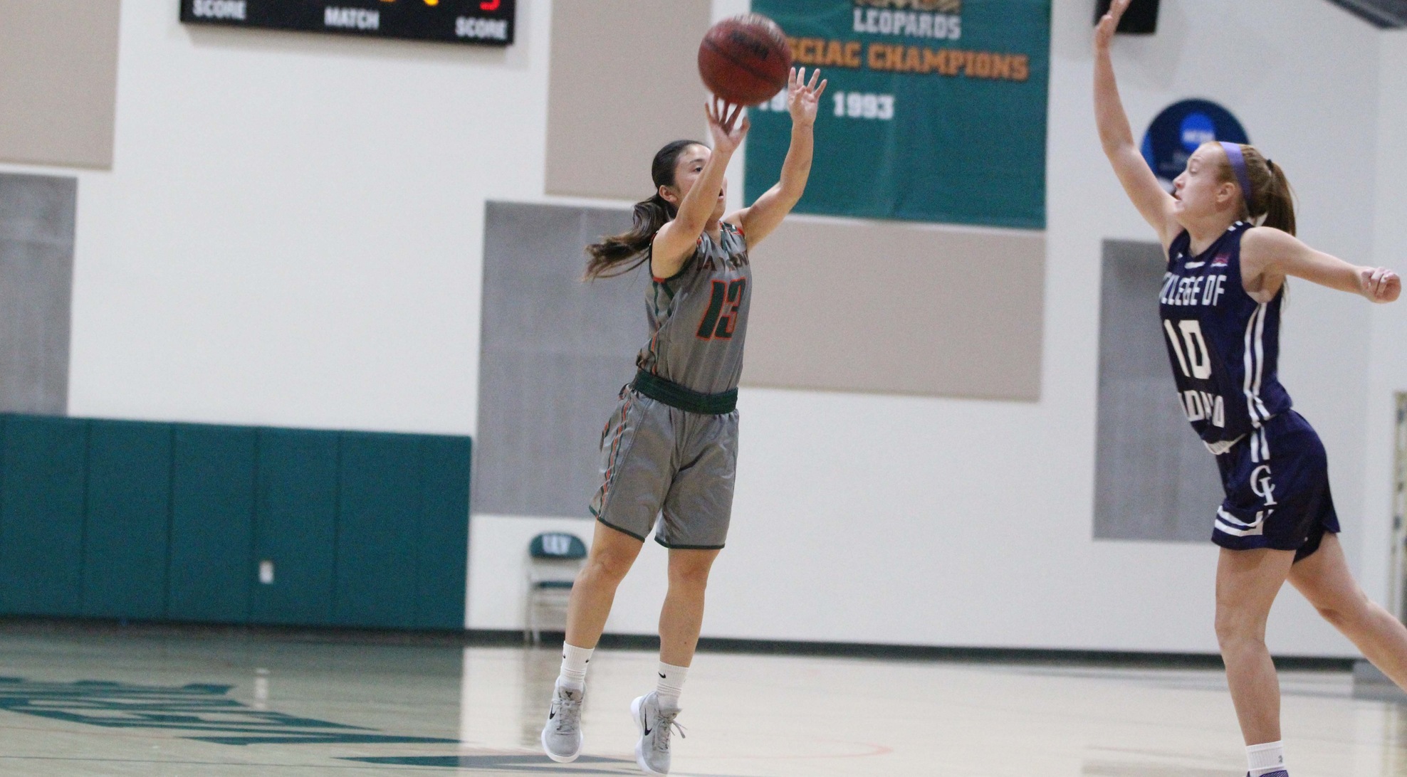 Leopards take down Yotes at home