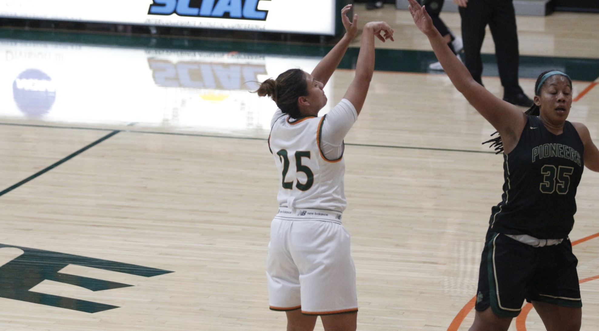 Women's Basketball Wins Third Straight