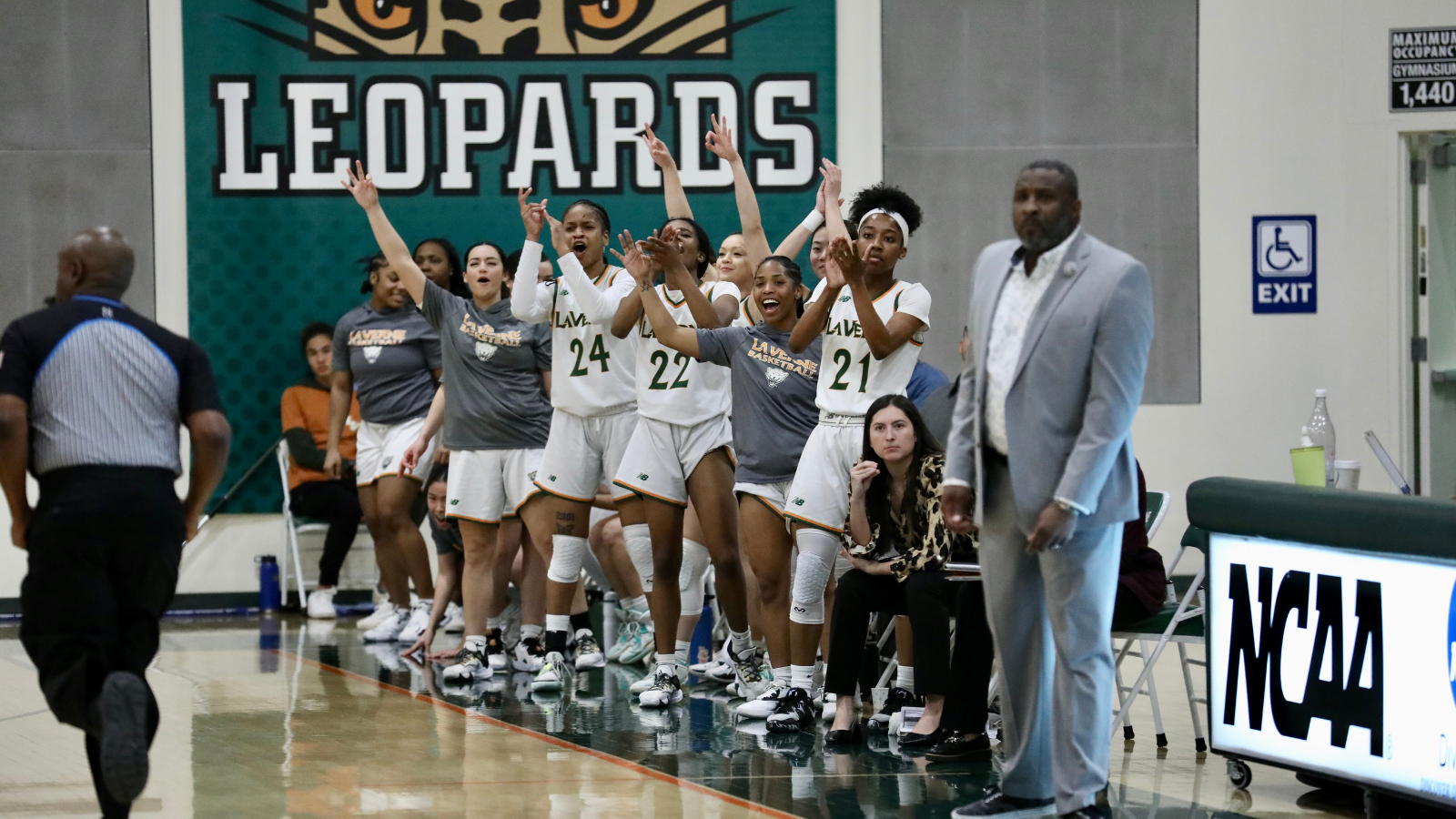 Leopards Claw Panthers On The Road To Move To 20-1 On The Season
