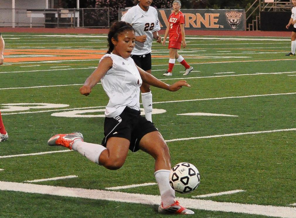Women's Soccer Drops Road Decision To Master's