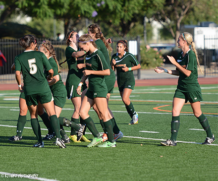 #8 JJ Weaver scores against UC Santa Cruz (Photo by Kay Hurd)