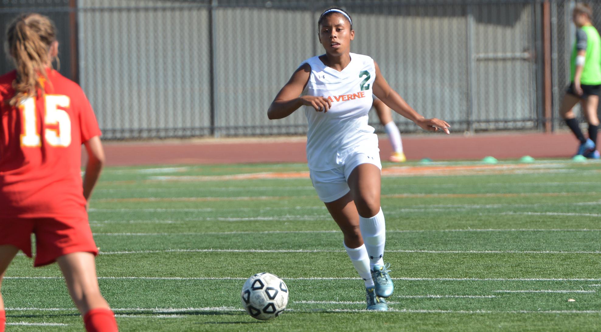 La Verne drops to Cal Lutheran, 2-0