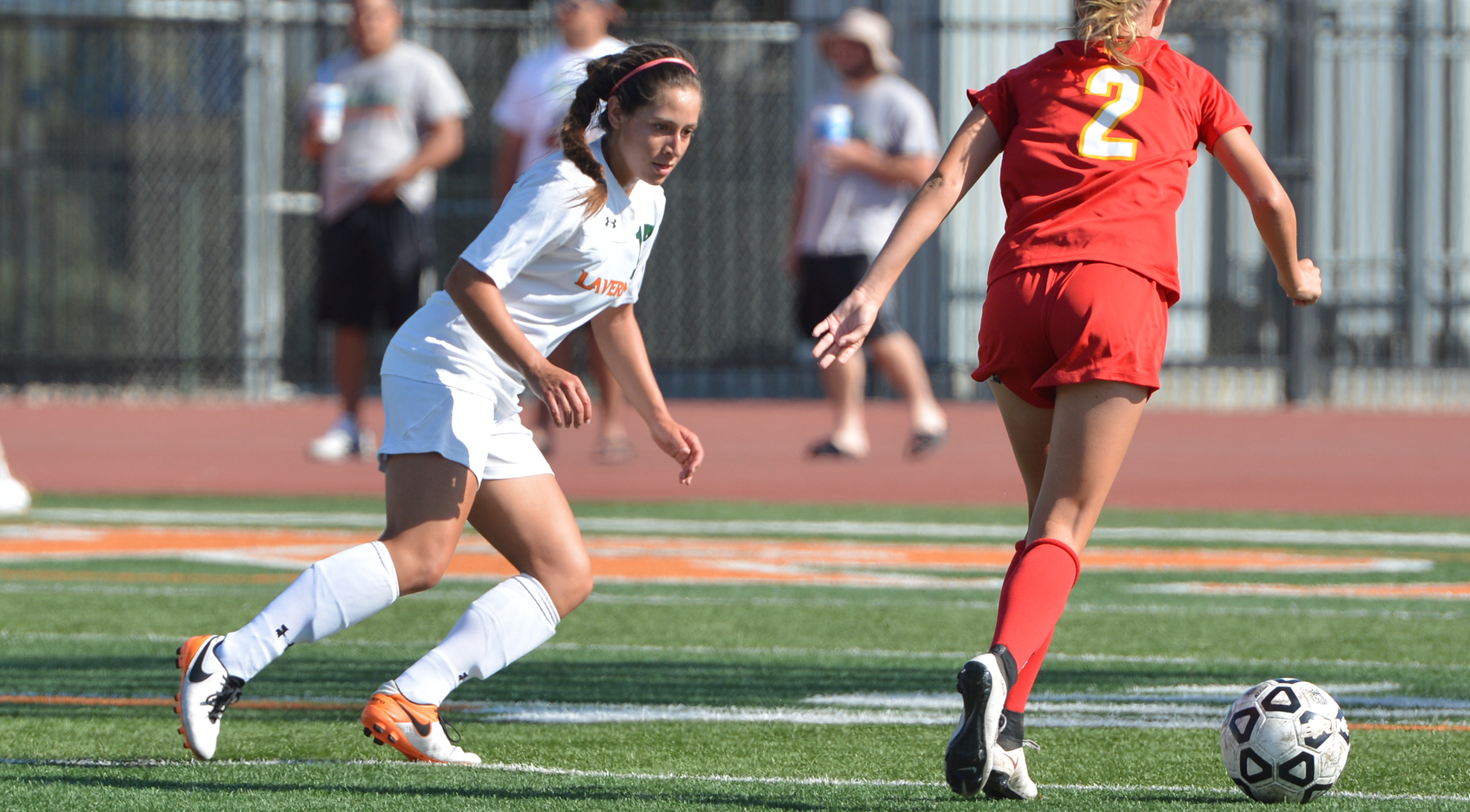 Traci Ramirez receives SCIAC Award of Distinction