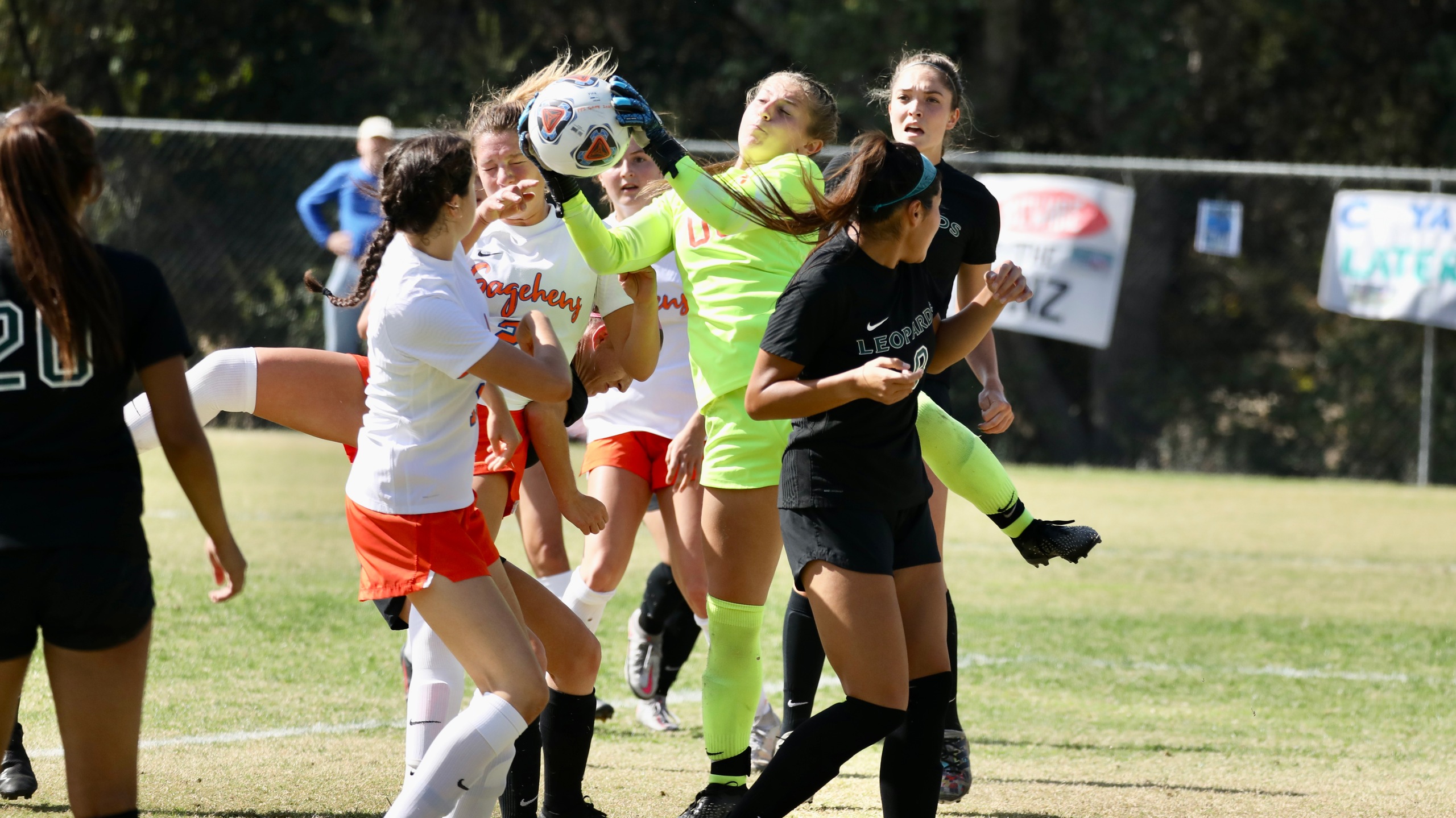Women's Soccer Closes Season at Pomona-PItzer
