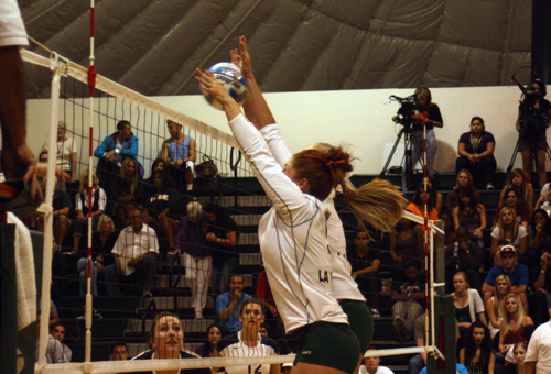 Sagehens Snap Leopard Win Streak In Five-Setter