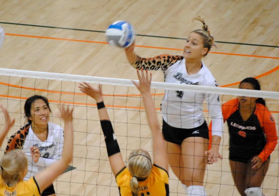 Leopards Win Five-Set Thriller Over Chapman