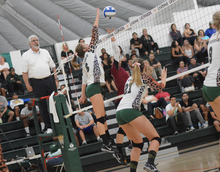 No. 23 Volleyball sweeps Redlands after marathon third set