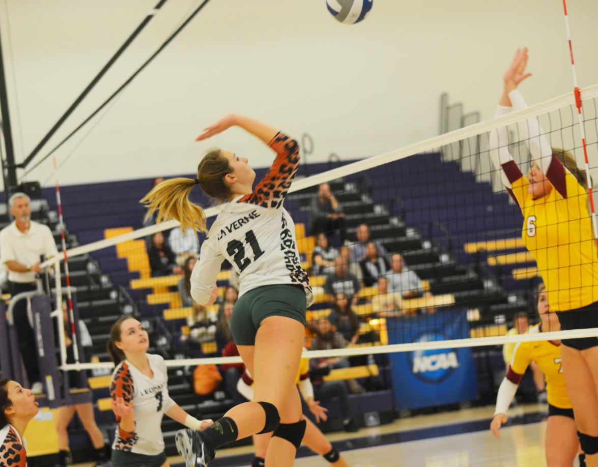 No. 20 Volleyball drops to No. 9 CMS, waits for Selection Show