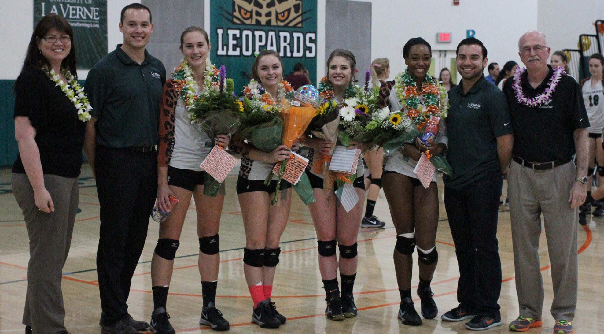 No. 22 Volleyball celebrates seniors in style, sweeps Pomona-Pitzer