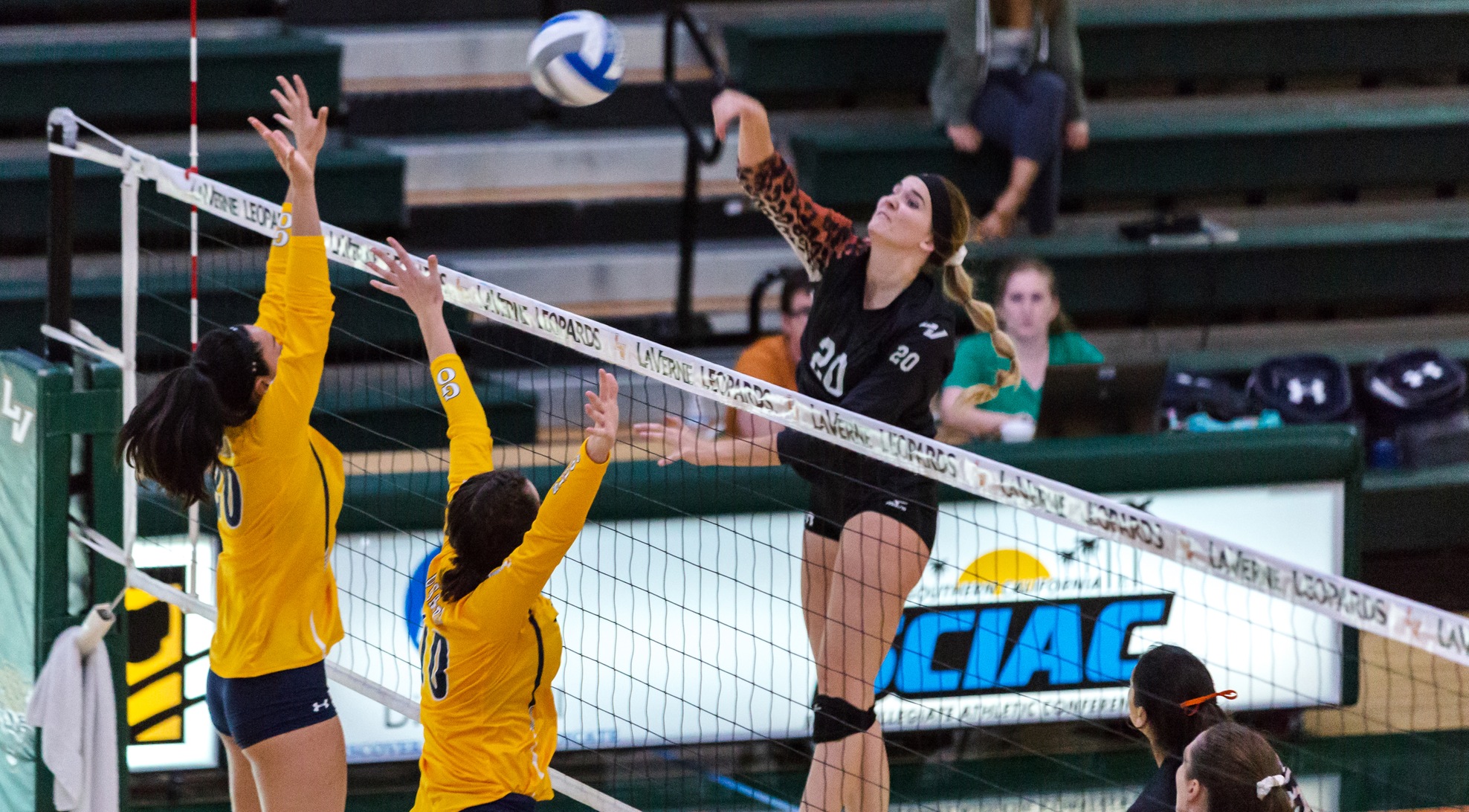 Volleyball leaves Whittier with big win