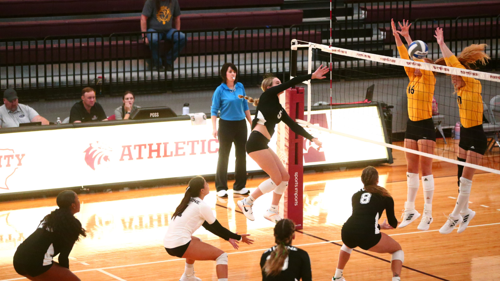 Leopards And Sagehens Clash